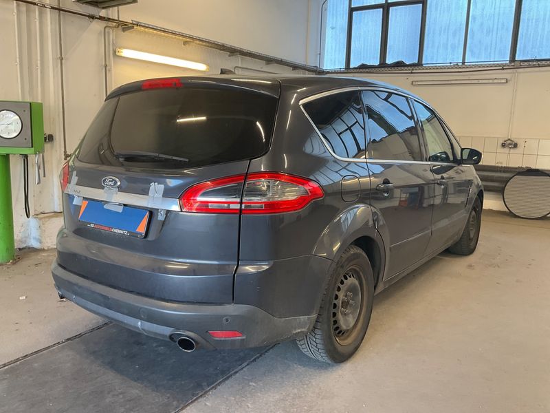 Ford S-Max 2.0 EcoBoost Titanium 2010 – снимка 2