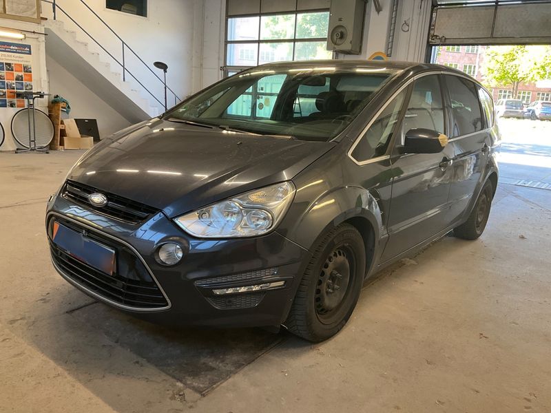 Ford S-Max 2.0 EcoBoost Titanium 2010 – снимка 1