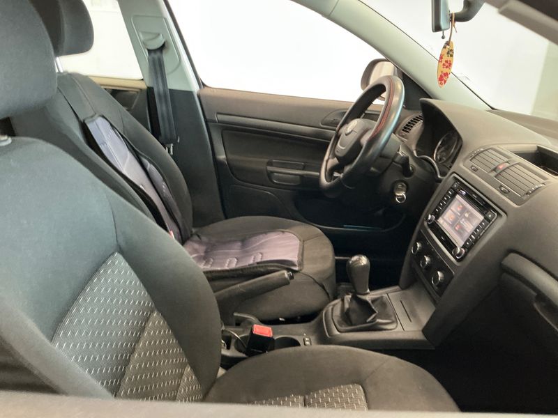 Skoda Octavia 1.4 TSI Ambiente 2011 – снимка 3