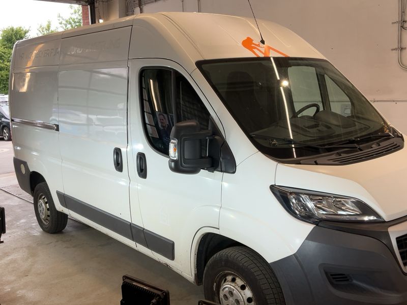 Peugeot Boxer 2.2 HDi 333 L2H2 Komfort 2015 – снимка 12