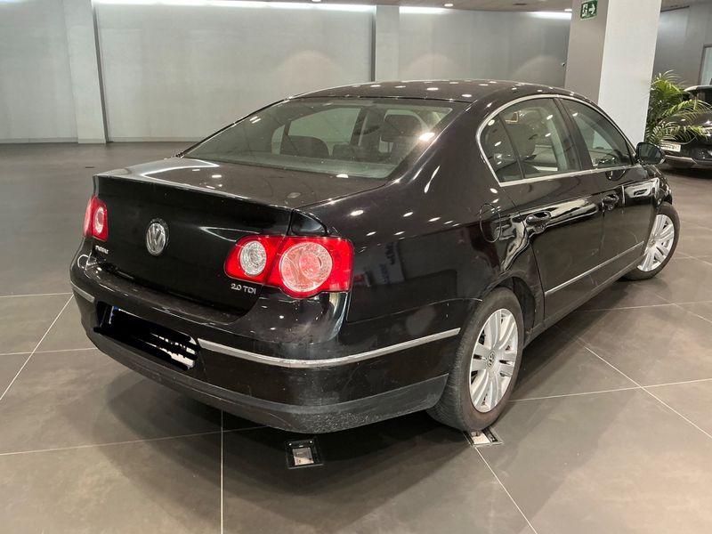 Volkswagen Passat 2.0 TDI Highline 2006 – снимка 2