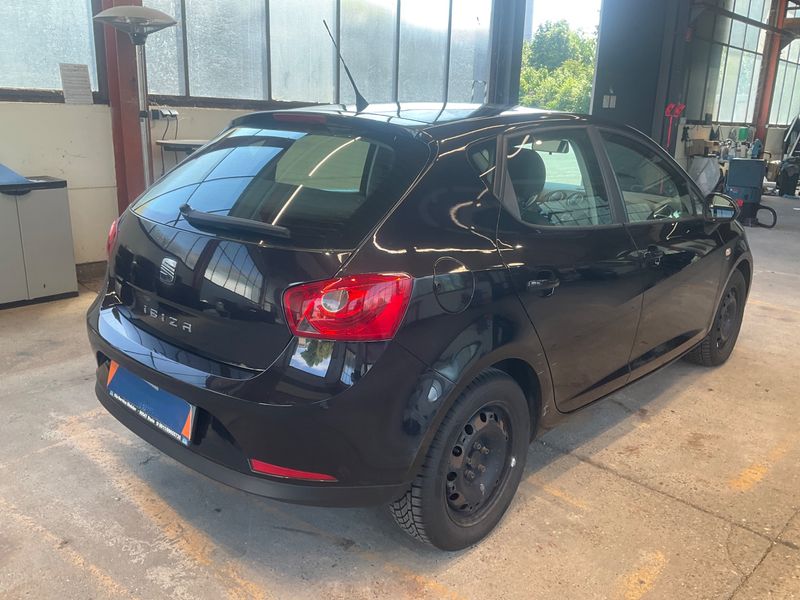 Seat Ibiza 1.6 TDI Stylance / Style 2011 – снимка 2