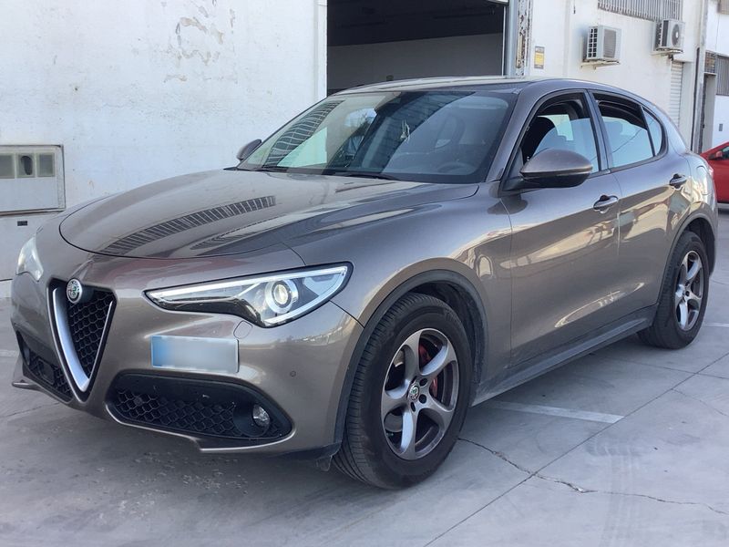 Alfa Romeo Stelvio 2.2 JTDM Basis 2WD 2018 – снимка 1