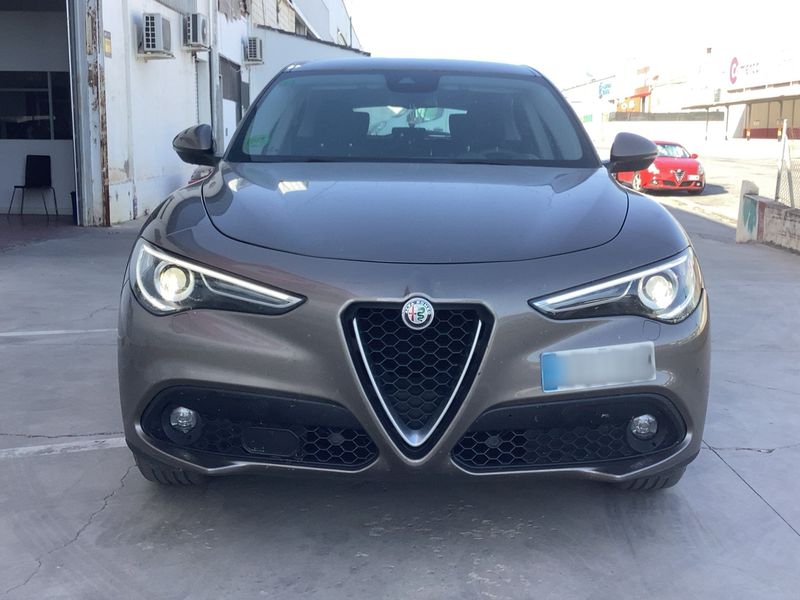 Alfa Romeo Stelvio 2.2 JTDM Basis 2WD 2018 – снимка 14