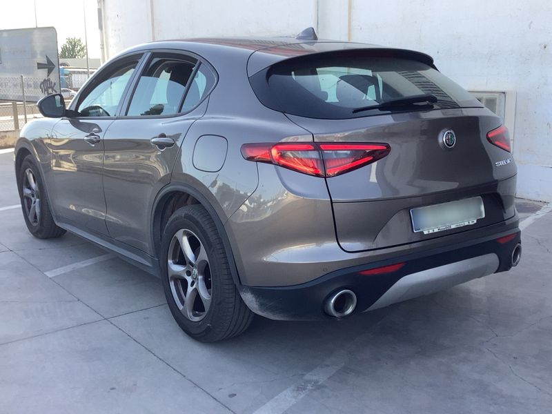 Alfa Romeo Stelvio 2.2 JTDM Basis 2WD 2018 – снимка 6
