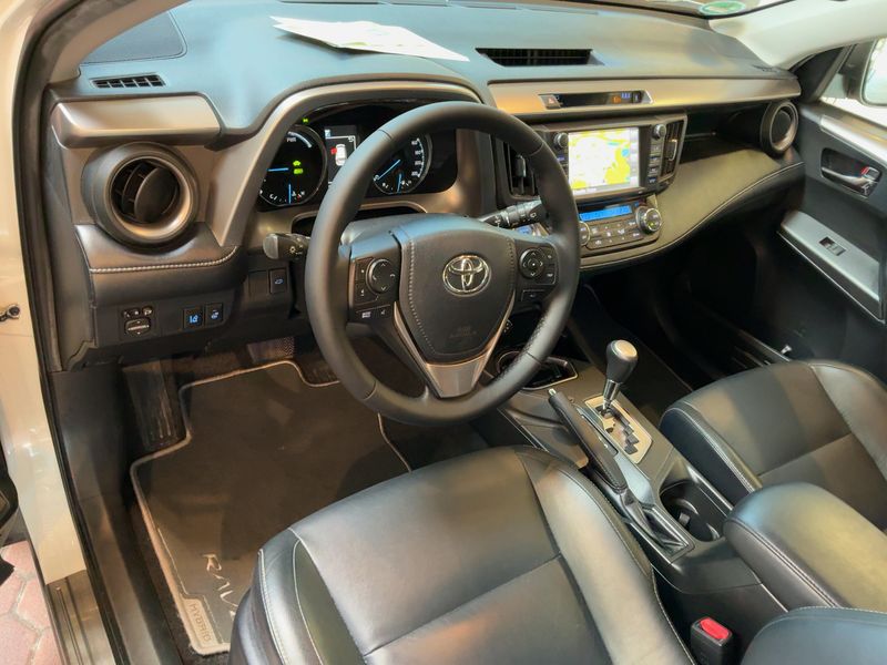 Toyota RAV 4 2.5 Hybrid Executive 2017 – снимка 18