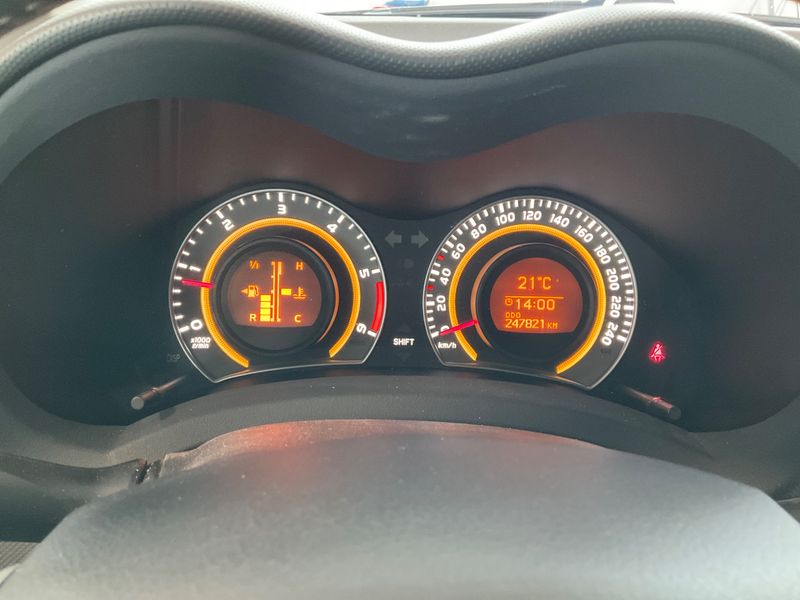 Toyota Auris 2.0 D-4D Executive 2010 – снимка 4