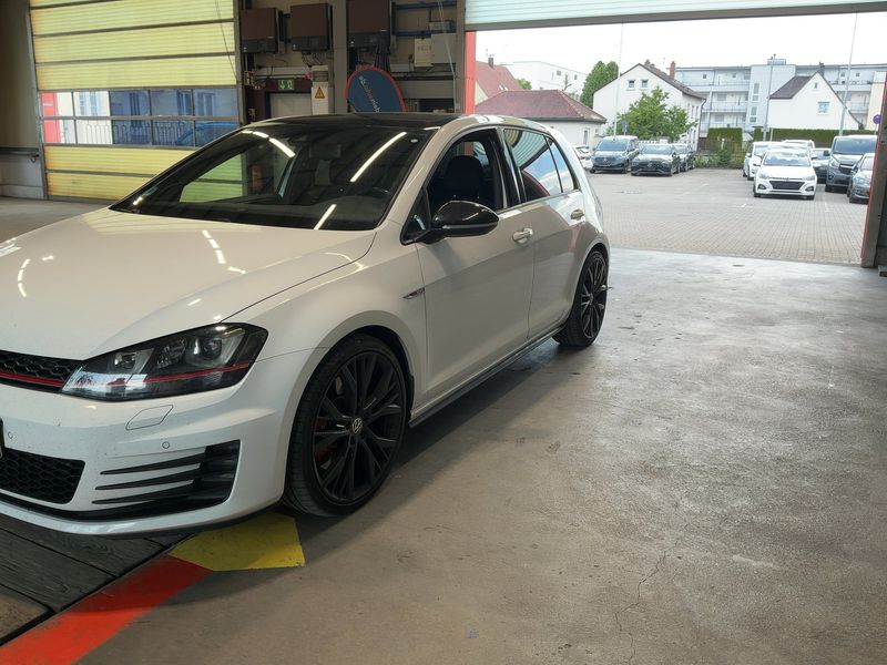 Volkswagen Golf VII 2.0 TFSI GTI "Performance" BlueMotion Tech 2015 – снимка 2