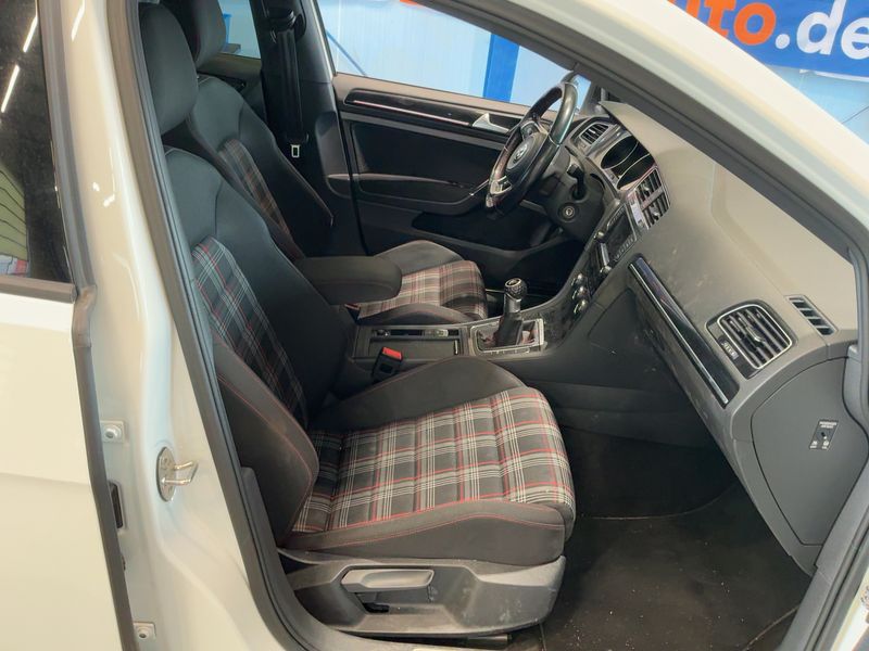 Volkswagen Golf VII 2.0 TFSI GTI "Performance" BlueMotion Tech 2015 – снимка 16