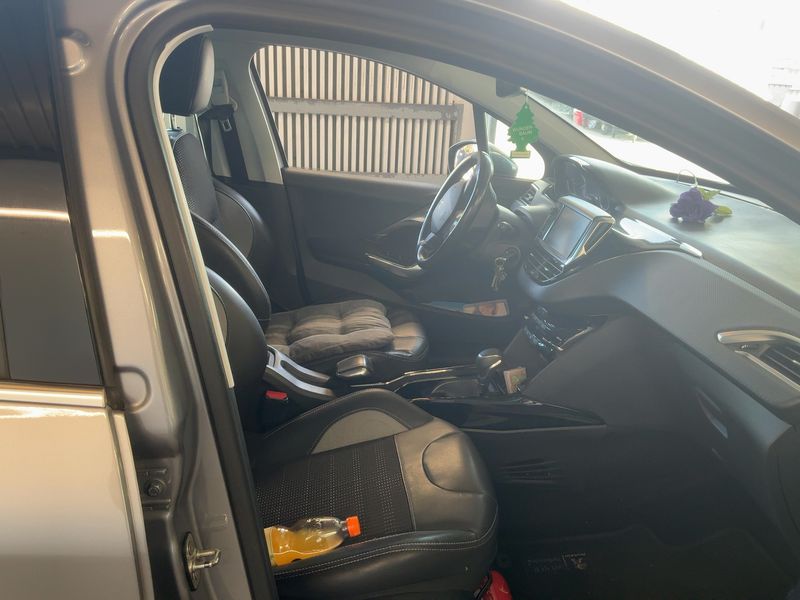 Peugeot 2008 1.2 PureTech Allure 2016 – снимка 16