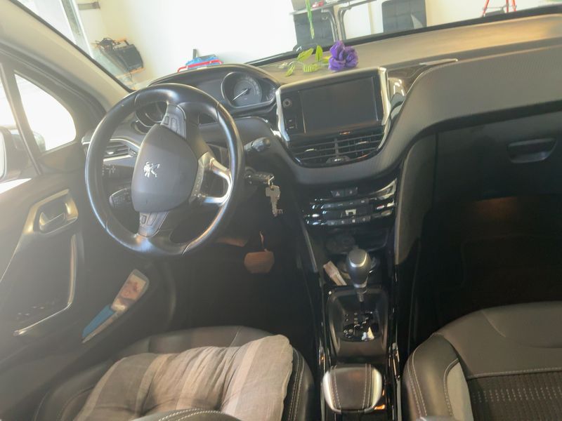 Peugeot 2008 1.2 PureTech Allure 2016 – снимка 17