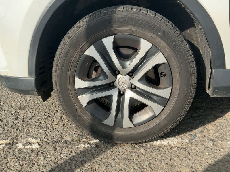 Toyota RAV 4 2.0 D-4D Active 2017 – снимка 3