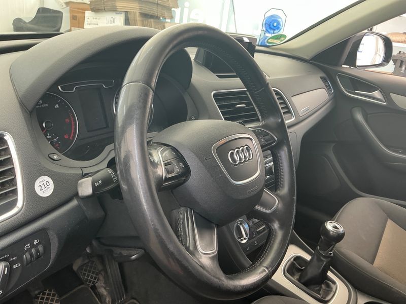 Audi Q3 2.0 TDI quattro 2013 – снимка 35