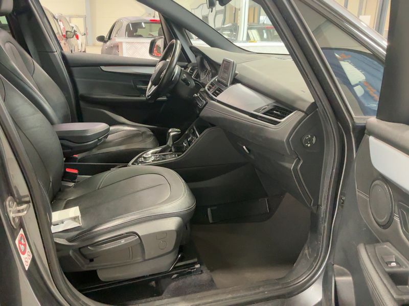 BMW 2er 218d Active Tourer Luxury Line 2015 – снимка 16