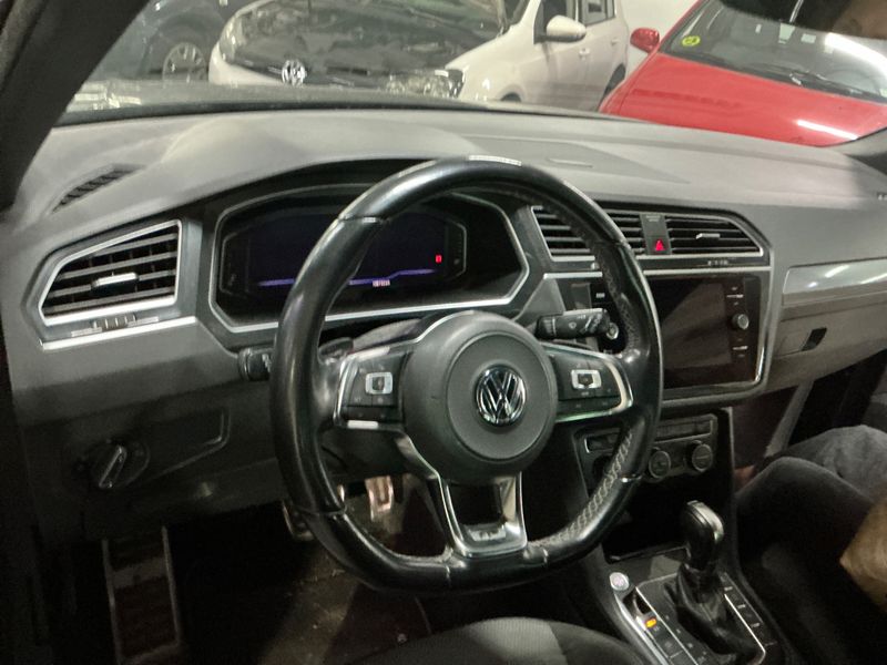 Volkswagen Tiguan 1.5 TSI ACT Sport BlueMotion Tech 2019 – снимка 22