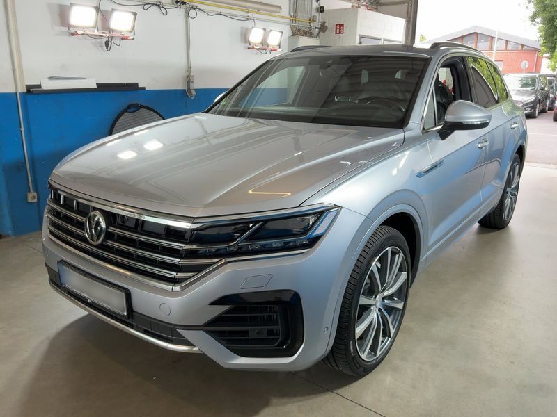 Volkswagen Touareg 4.0 TDI R-Line 4Motion 2019 – снимка 1
