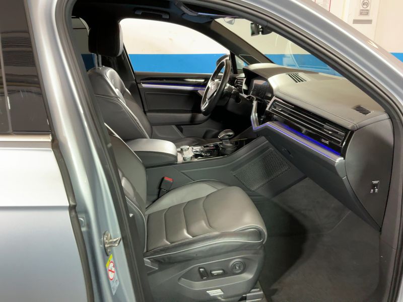 Volkswagen Touareg 4.0 TDI R-Line 4Motion 2019 – снимка 17