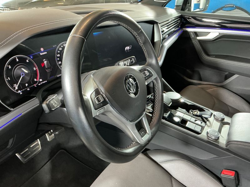 Volkswagen Touareg 4.0 TDI R-Line 4Motion 2019 – снимка 24