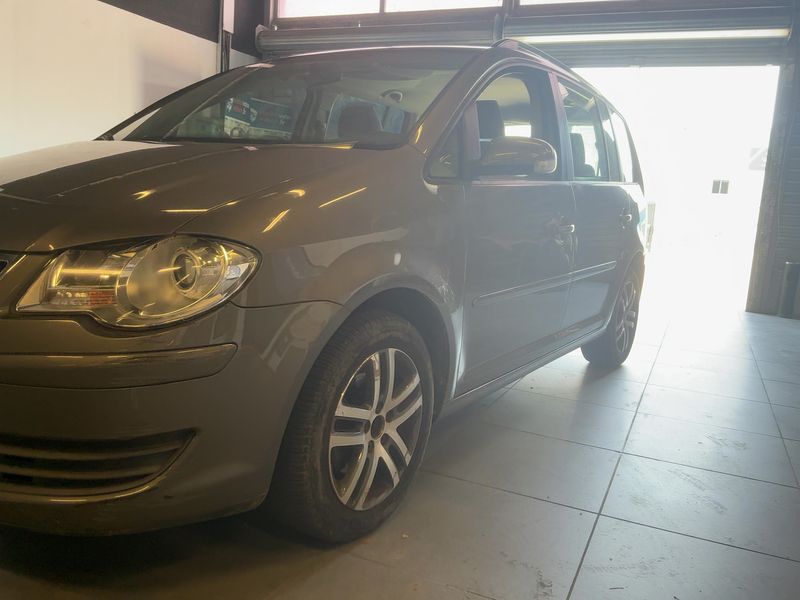 Volkswagen Touran 1.9 TDI Trendline 2008 – снимка 2