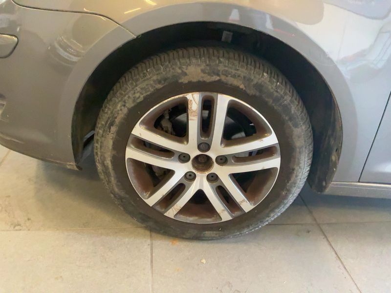 Volkswagen Touran 1.9 TDI Trendline 2008 – снимка 17