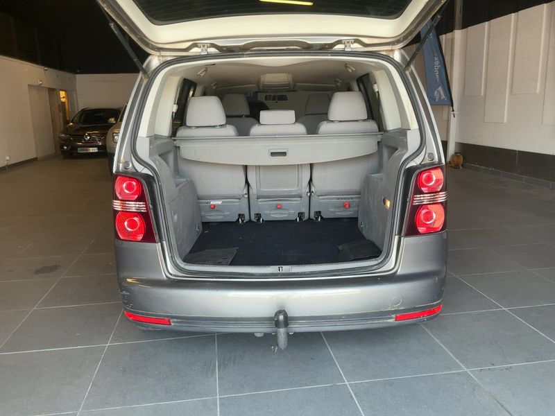 Volkswagen Touran 1.9 TDI Trendline 2008 – снимка 10