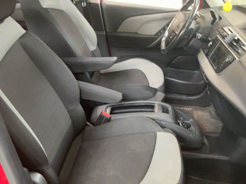 Citroen C4 Picasso 1.6 e-HDi Intensive 2014 – снимка 16