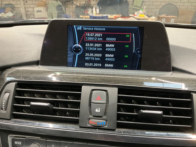 BMW 3er 318d 2013 – снимка 25