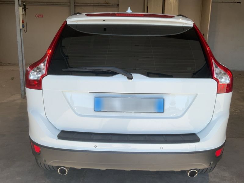 Volvo XC60 2.4 D5 Momentum AWD 2012 – снимка 7