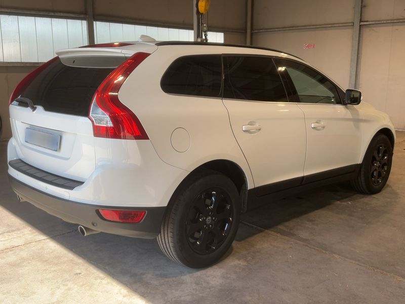 Volvo XC60 2.4 D5 Momentum AWD 2012 – снимка 8
