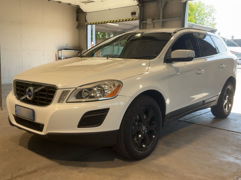 Volvo XC60 2.4 D5 Momentum AWD 2012 – снимка 1