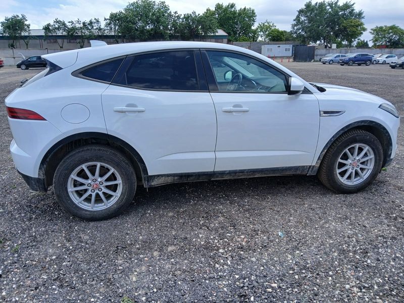 Jaguar E-Pace D150 Basis 2019 – снимка 10