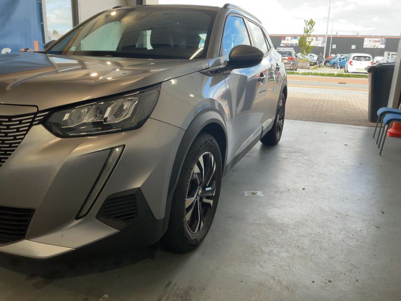 Peugeot 2008 electric drive 100 kW e Allure 2020 – снимка 2
