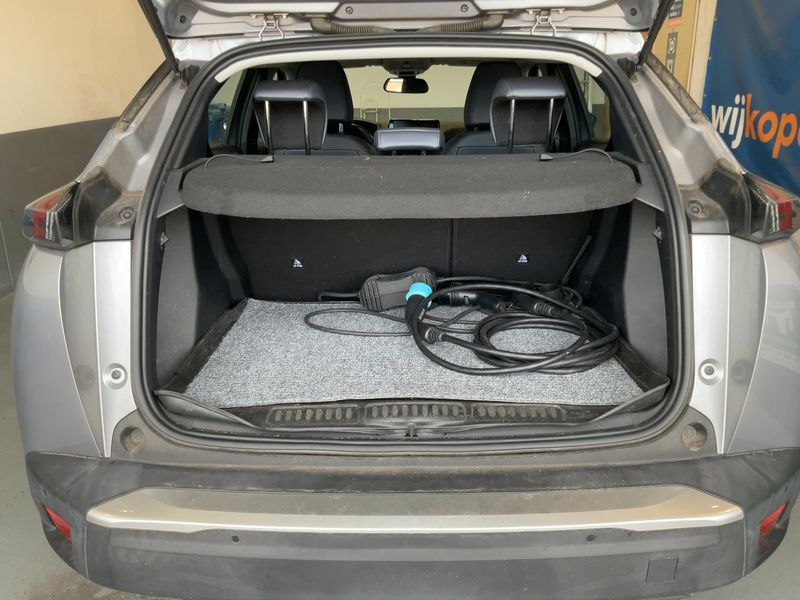 Peugeot 2008 electric drive 100 kW e Allure 2020 – снимка 15