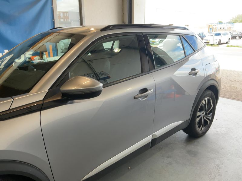 Peugeot 2008 electric drive 100 kW e Allure 2020 – снимка 4