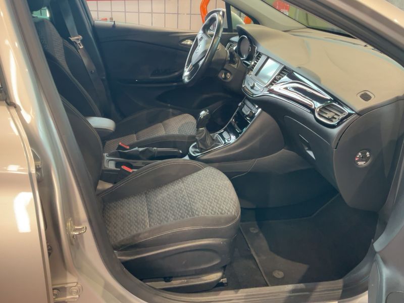 Opel Astra 1.4 SIDI Turbo ON 2018 – снимка 17