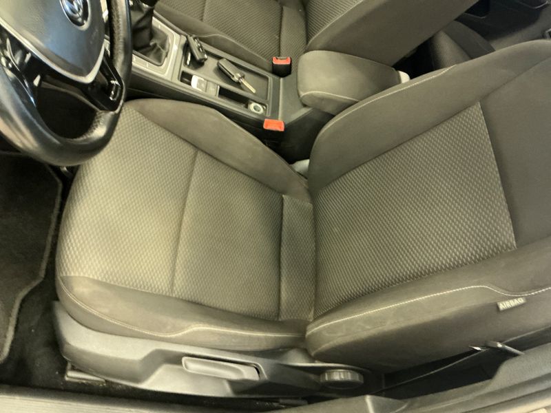 Volkswagen Golf VII 1.0 TSI Trendline BlueMotion Tech 2017 – снимка 28