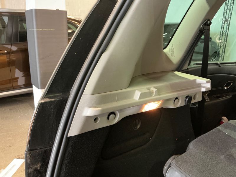 Renault Scenic 2.0 Dynamique 2012 – снимка 26