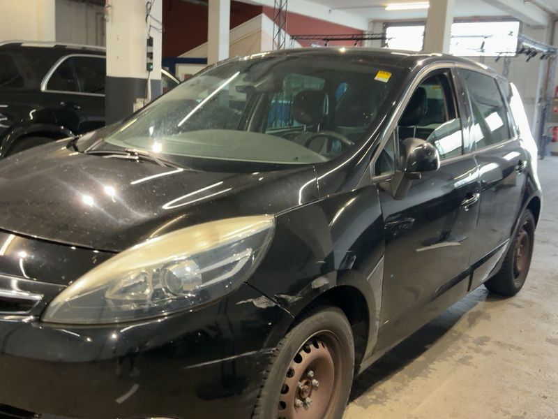 Renault Scenic 2.0 Dynamique 2012 – снимка 2