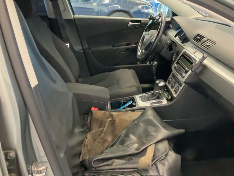 Volkswagen Passat 2.0 TDI Comfortline 2009 – снимка 11