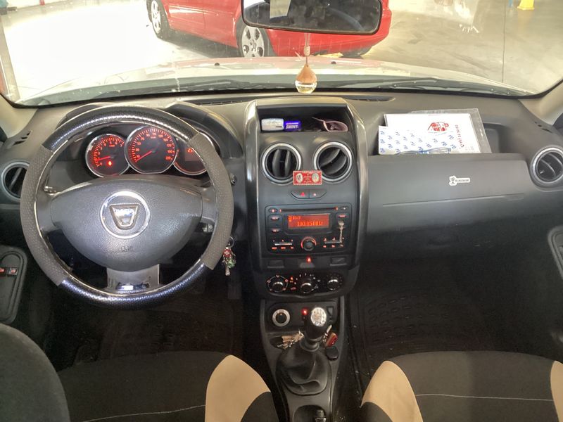 Dacia Duster 1.5 dCi Ambiance 4x4 2016 – снимка 17