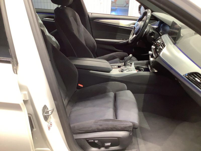 BMW 5er 530e M Sport 2020 – снимка 17
