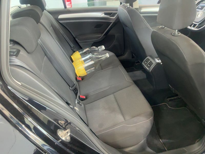 Volkswagen Golf VII 1.6 TDI Trendline BlueMotion Tech 2018 – снимка 19