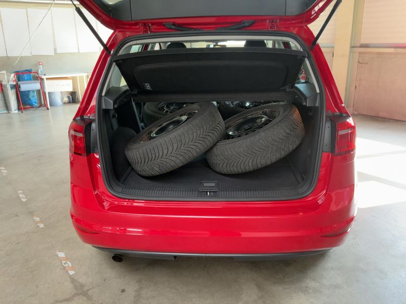 Volkswagen Golf VII Sportsvan 1.2 TSI Trendline BlueMotion Tech 2015 – снимка 16