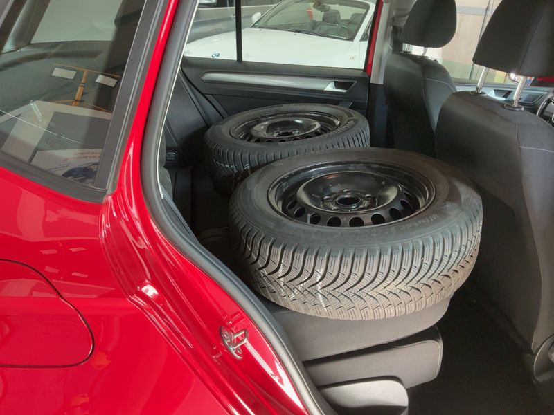 Volkswagen Golf VII Sportsvan 1.2 TSI Trendline BlueMotion Tech 2015 – снимка 20
