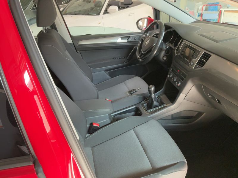 Volkswagen Golf VII Sportsvan 1.2 TSI Trendline BlueMotion Tech 2015 – снимка 17