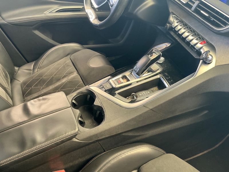 Peugeot 3008 2.0 Blue-HDi GT 2018 – снимка 22