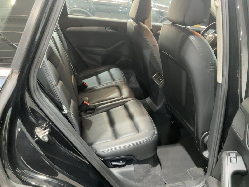 Audi Q5 2.0 TDI quattro 2010 – снимка 19