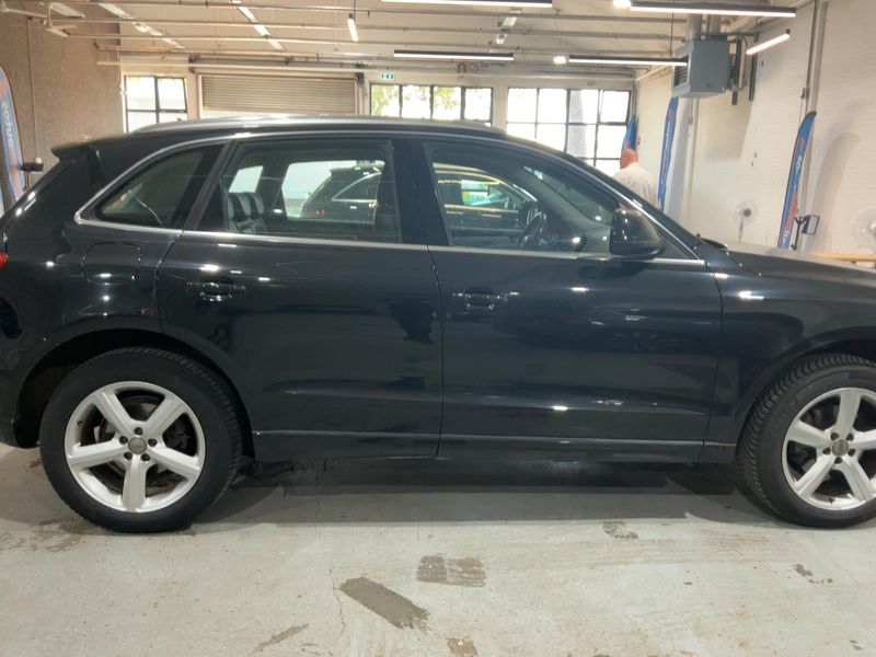 Audi Q5 2.0 TDI quattro 2010 – снимка 10