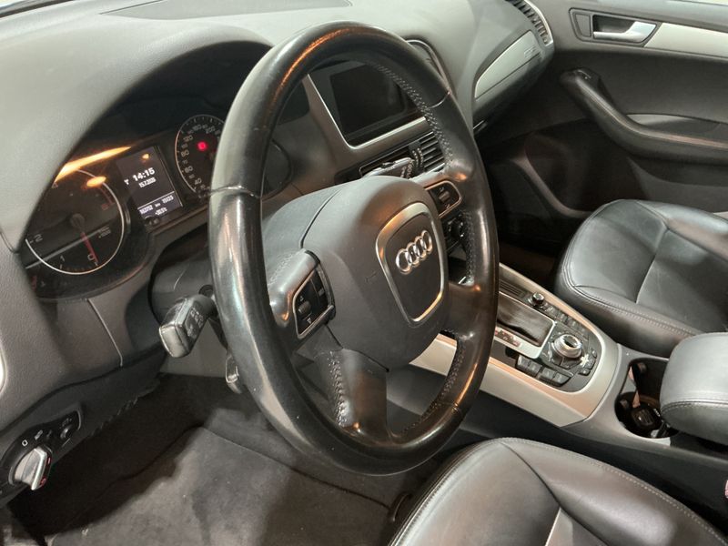 Audi Q5 2.0 TDI quattro 2010 – снимка 22