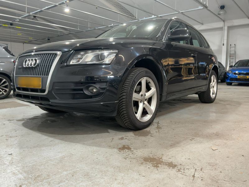 Audi Q5 2.0 TDI quattro 2010 – снимка 2
